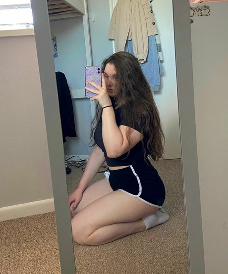 Bustybritishbrunette