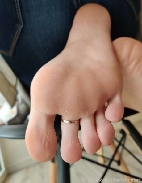 Alicefrenchfeet