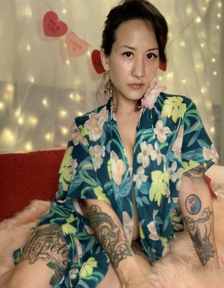 Kimkissesfootgoddess