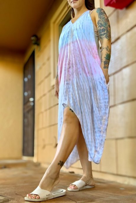 Kimkissesfootgoddess