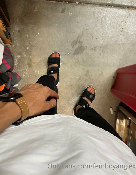 Femboyangiesfeet