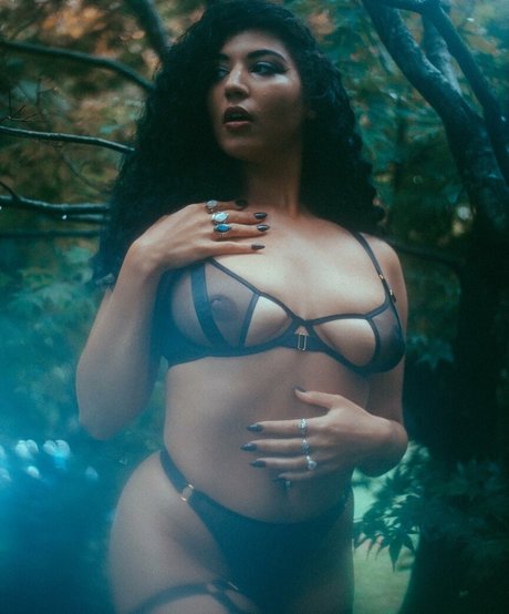 Foto di nudo di fuga di OnlyFans di Whitecosmicmirror