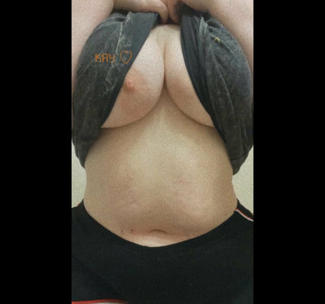 Foto di nudo di fuga di OnlyFans di Petpriincessa