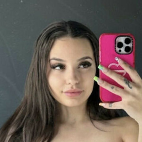 Foto di nudo di fuga di OnlyFans di Urgfariiaa