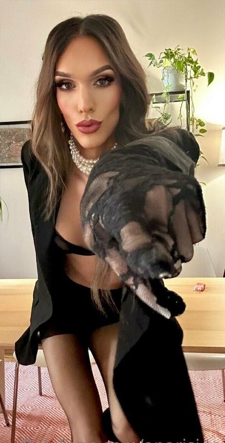 Foto di nudo di fuga di OnlyFans di Aparisits