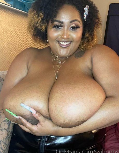 Foto di nudo di fuga di OnlyFans di Ssjboobs