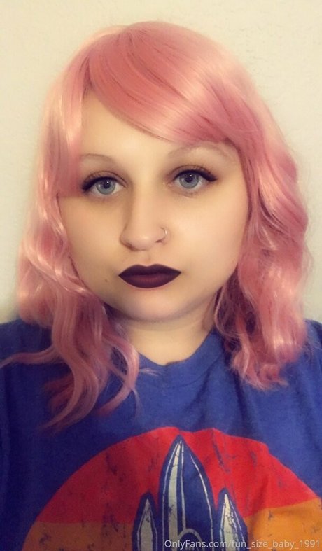 Foto di nudo di fuga di OnlyFans di Funsizebaby1991