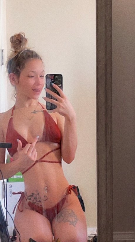 Foto di nudo di fuga di OnlyFans di Snowbunnykassy