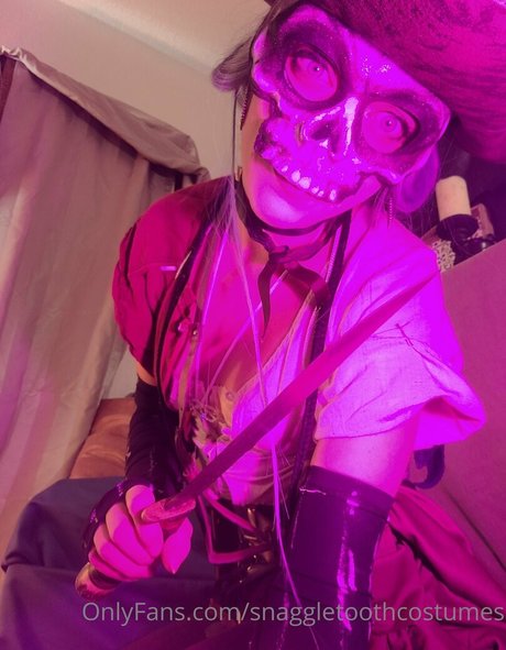 Snaggletoothcostumes