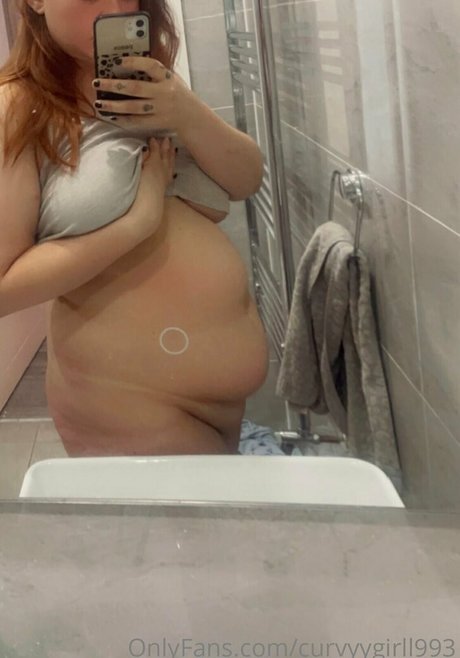 Curvyygirll993