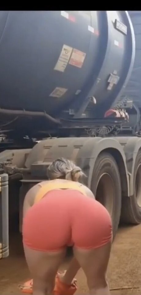 Aline Fuchter Ouriques