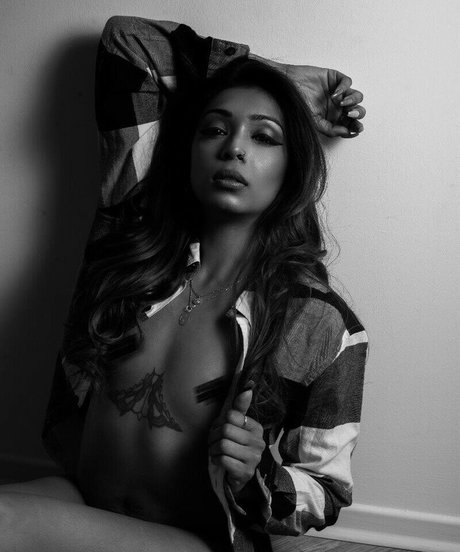 Foto di nudo di fuga di OnlyFans di Rubi Satha