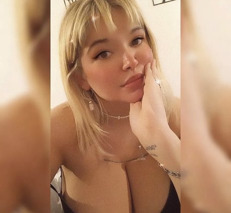 Foto di nudo di fuga di OnlyFans di Clemenbujazha