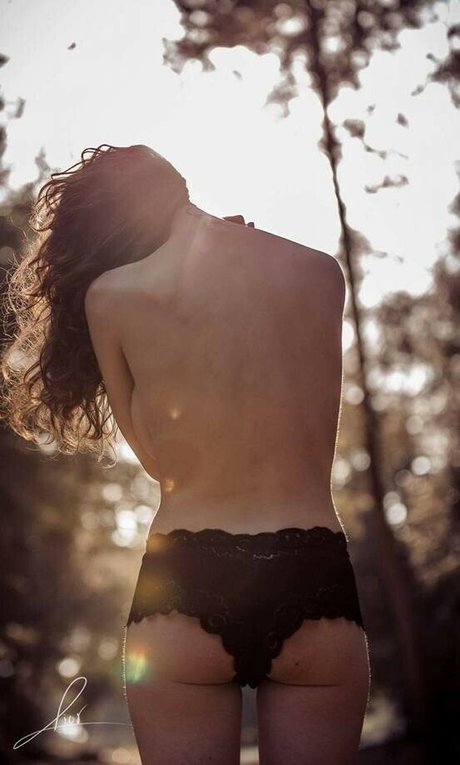 Foto di nudo di fuga di OnlyFans di Yael Gayaa