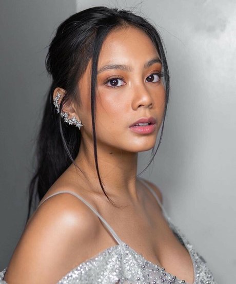 Ylona Garcia