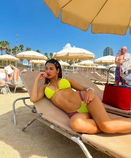 Foto di nudo di fuga di OnlyFans di Juju Araujo