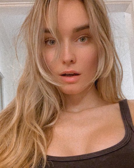 Foto di nudo di fuga di OnlyFans di Elena Berri