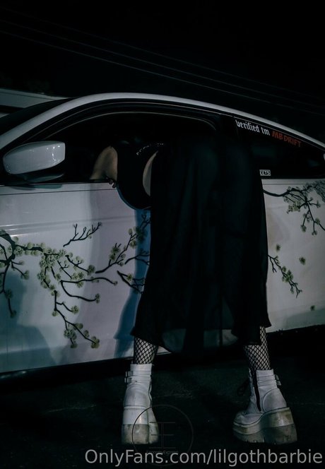 Lilgothbarbie