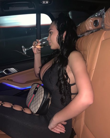 Colombiana Bombshell Mel