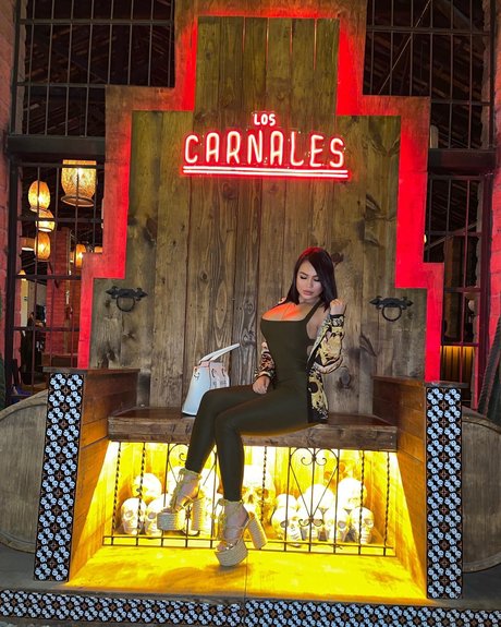 Colombiana Bombshell Mel