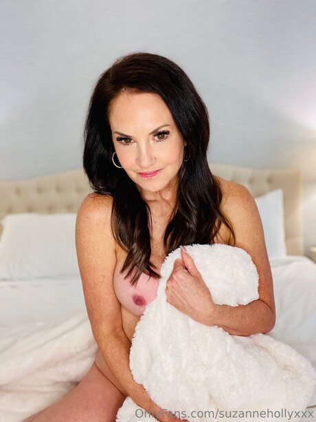 Suzannehollyxxx