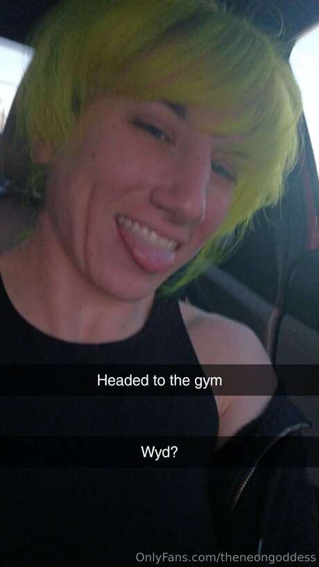 Foto di nudo di fuga di OnlyFans di Theneongoddess