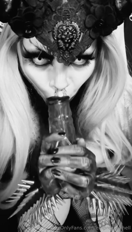 Foto di nudo di fuga di OnlyFans di Empressovhell