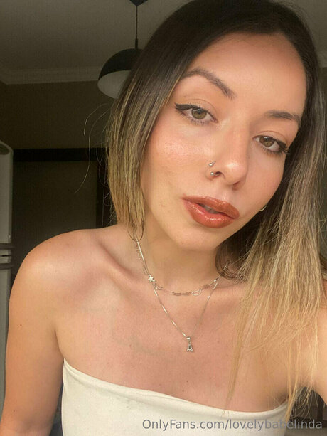 Foto di nudo di fuga di OnlyFans di Lovelybabelinda