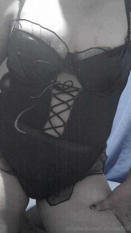 Foto di nudo di fuga di OnlyFans di Miranda700