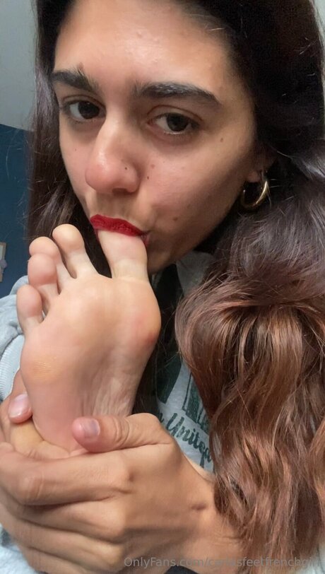 Carlasfeetfrenchgirl