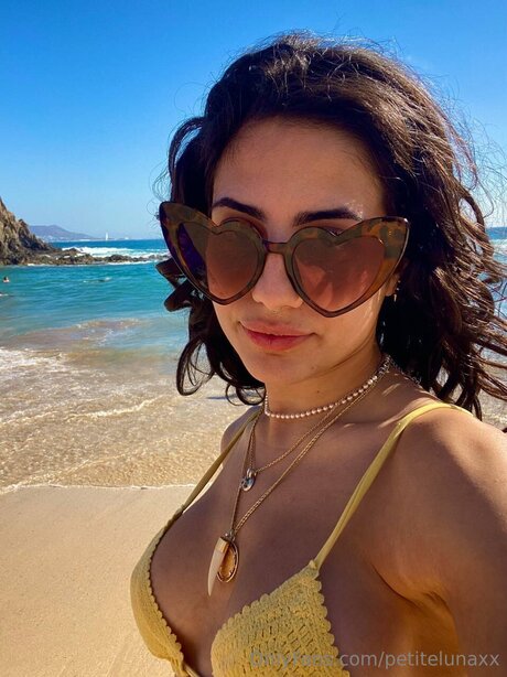 Petitelunaxx