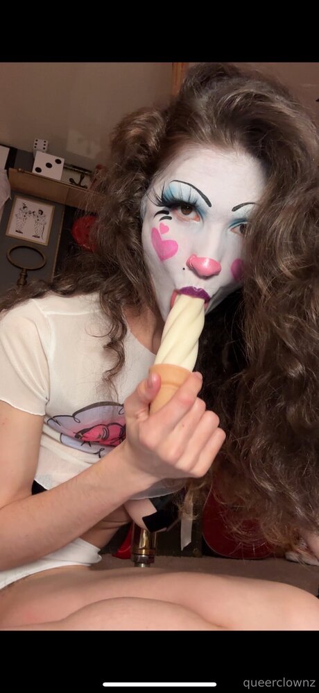 Queerclownzfree