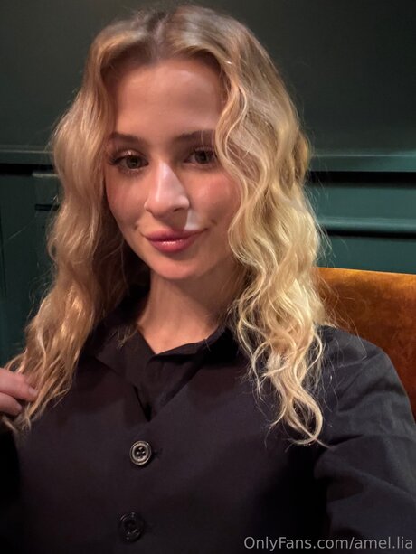 Foto di nudo di fuga di OnlyFans di Amel Lia