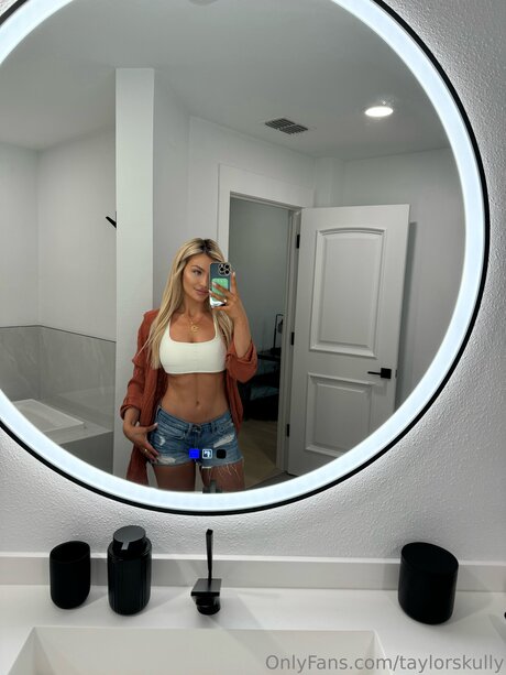 Foto di nudo di fuga di OnlyFans di Taylorskully
