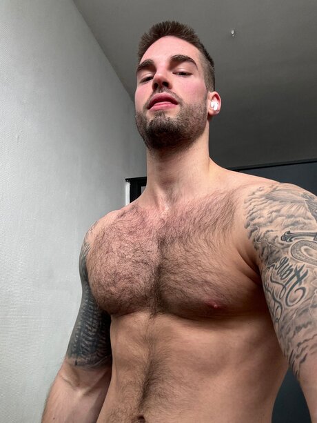 Foto di nudo di fuga di OnlyFans di Zaddyarne