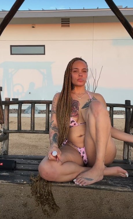 Sara Gold Iamsaragold