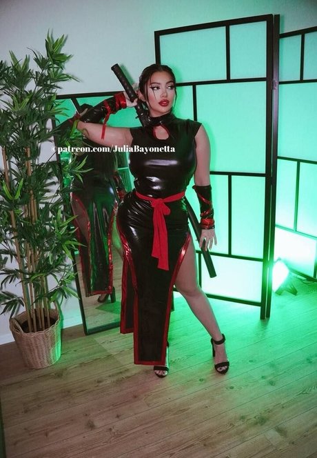 Julia Bayonetta