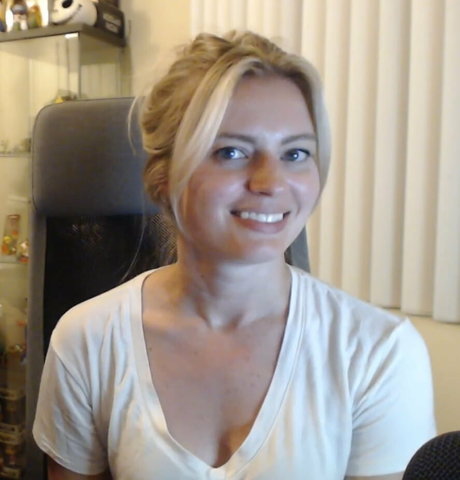 Elyse Willems