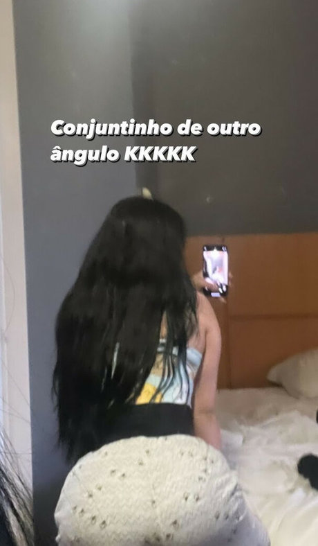 Bella Angel Dezoitou