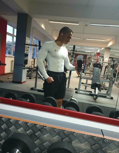 Youngmusclegrowingboy