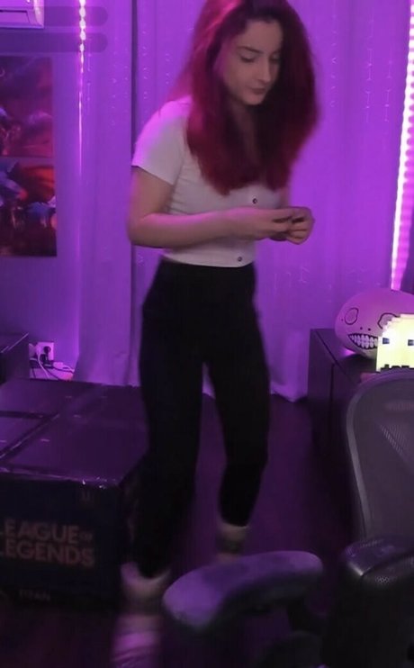 Anniefuchsia