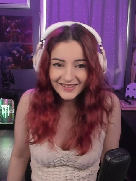 Anniefuchsia