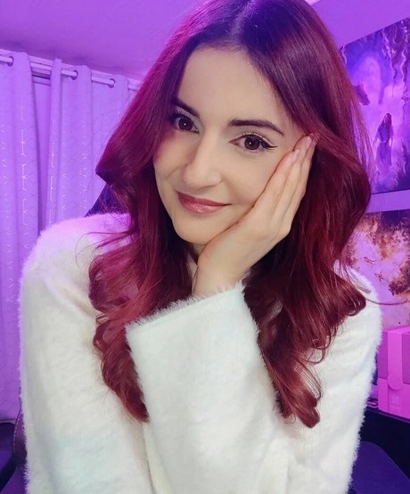 Anniefuchsia