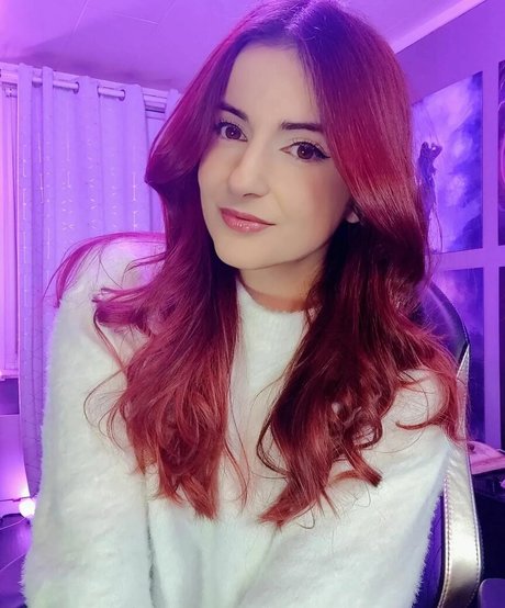 Anniefuchsia
