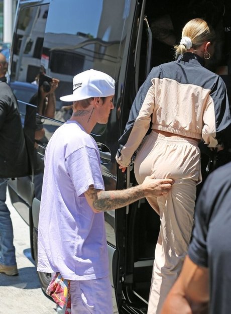 Hailey Baldwin Bieber