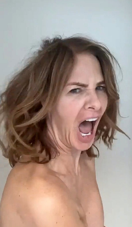 Foto di nudo di fuga di OnlyFans di Trinny Woodall