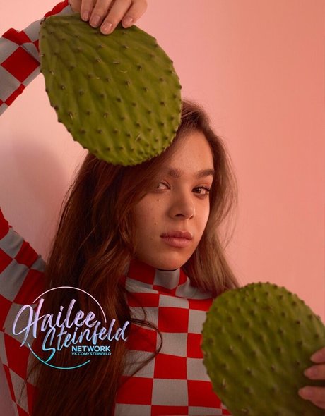 Hailee Steinfeld