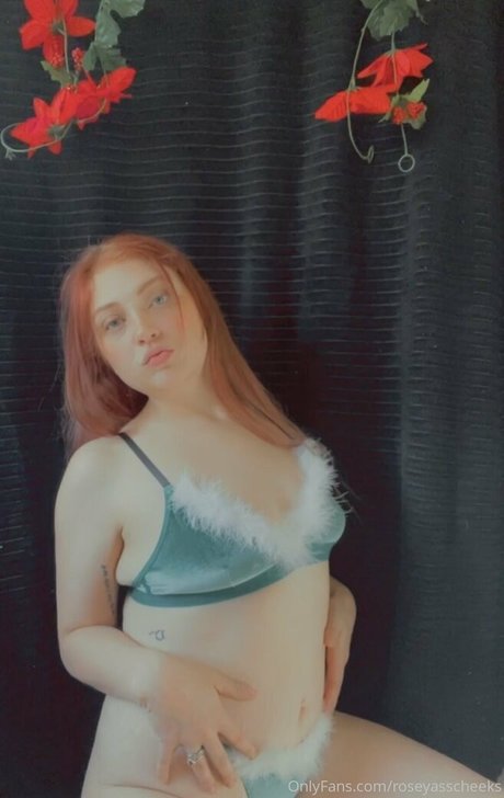 Roseyasscheeks