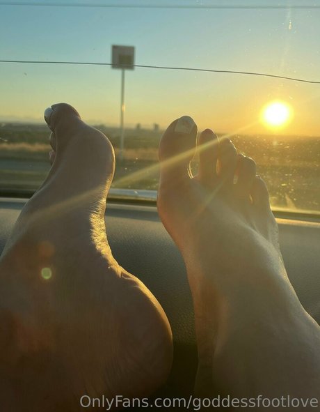 Goddessfootlove