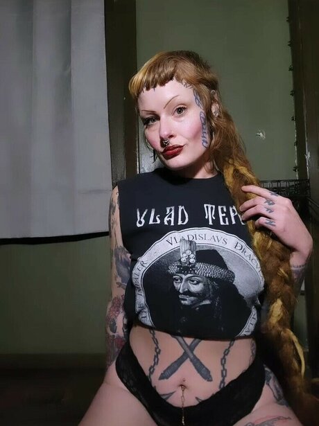 Foto di nudo di fuga di OnlyFans di Kvinne